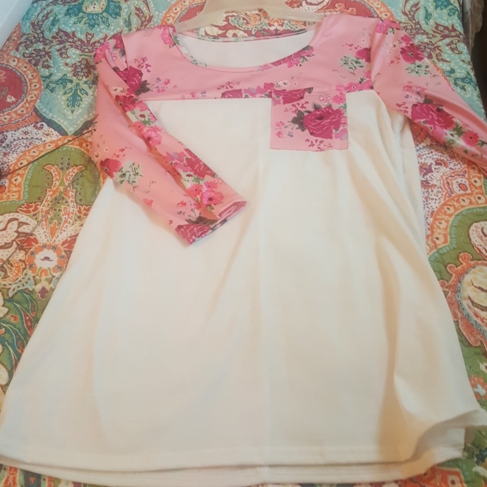 Three-quarter sleeve t-shirt